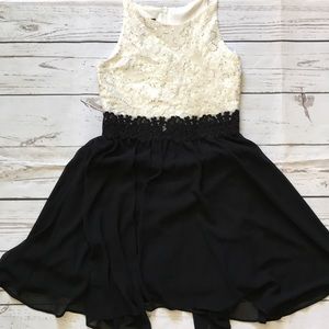 Gorgeous girls dress✨✨💛